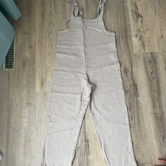 Garden Jillyalls in Natural - Picture 2 of 3